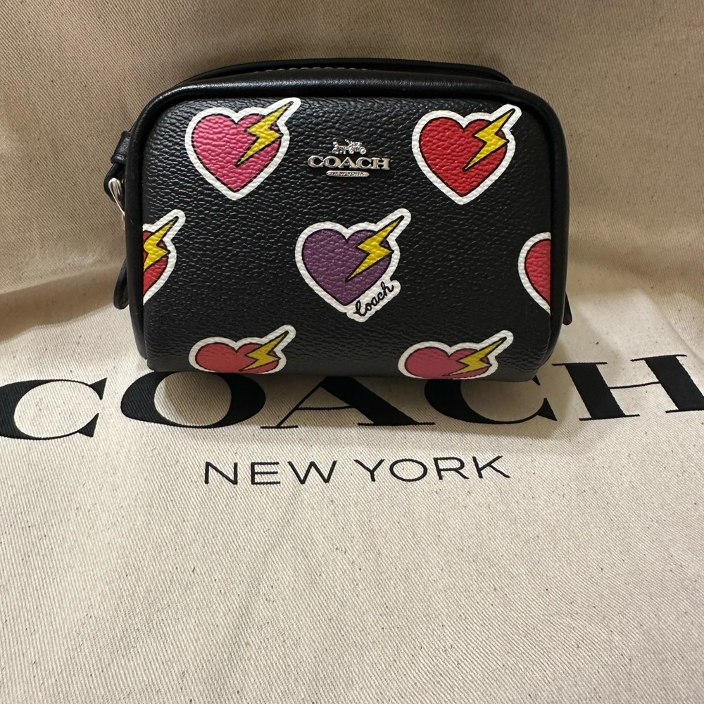 Coach Heart Bolt Pouch Wristlet - Picture 10 of 10